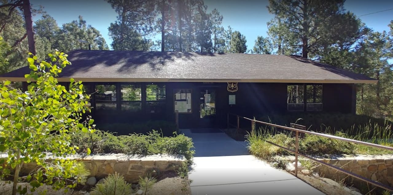 Palisades Visitor Center